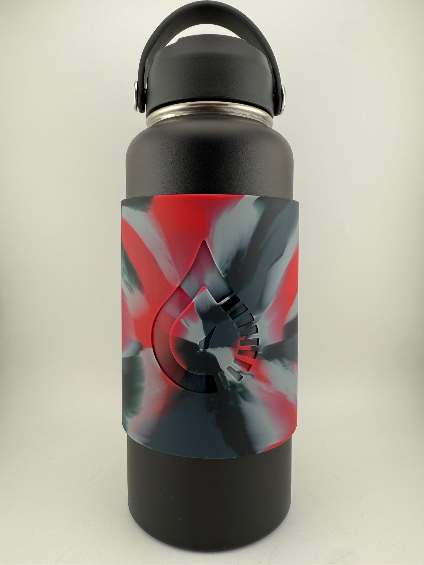 32oz Black Bottle + Magnetic Sleeve (COMBINATION)