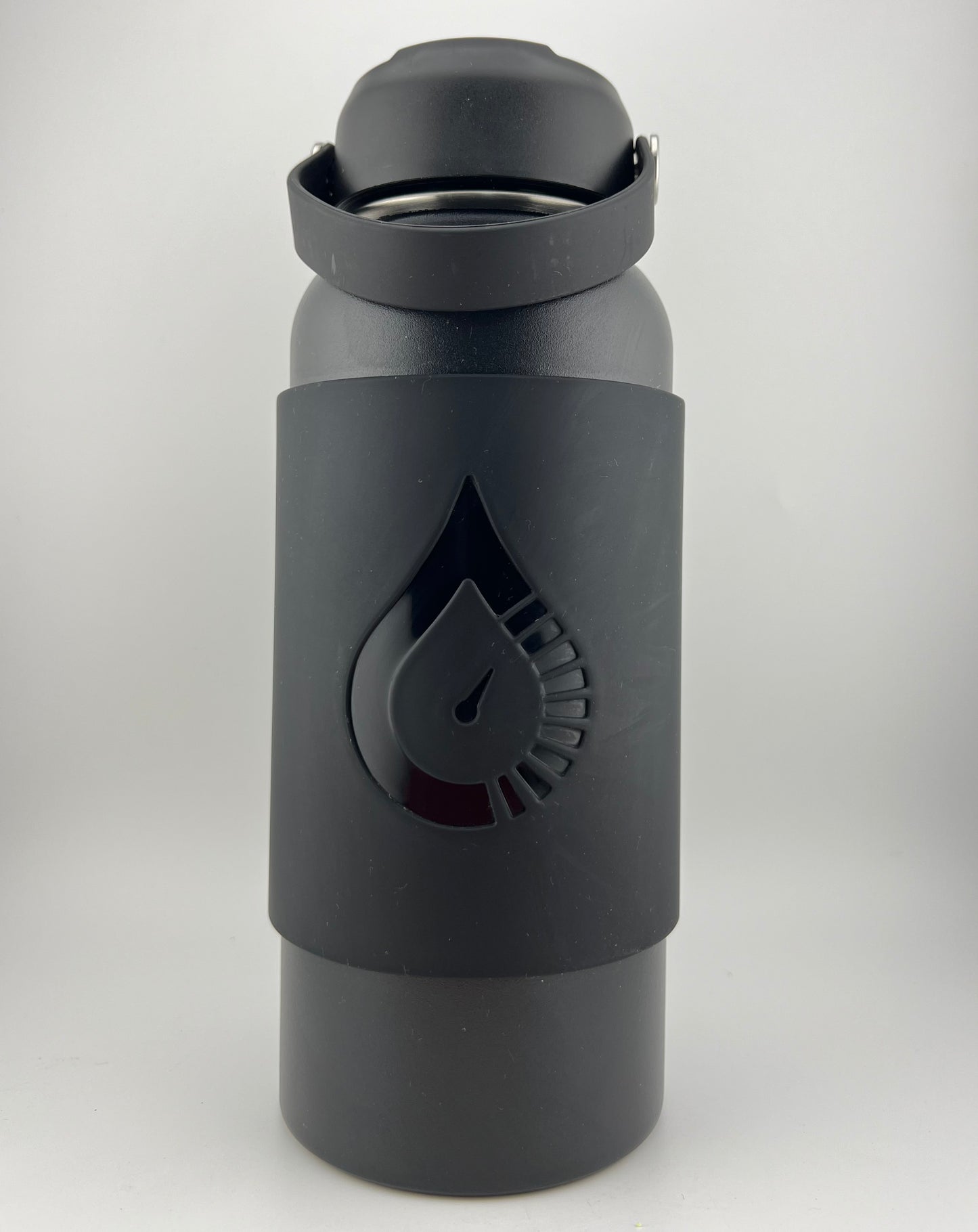 32oz Black Bottle + Magnetic Sleeve (COMBINATION)