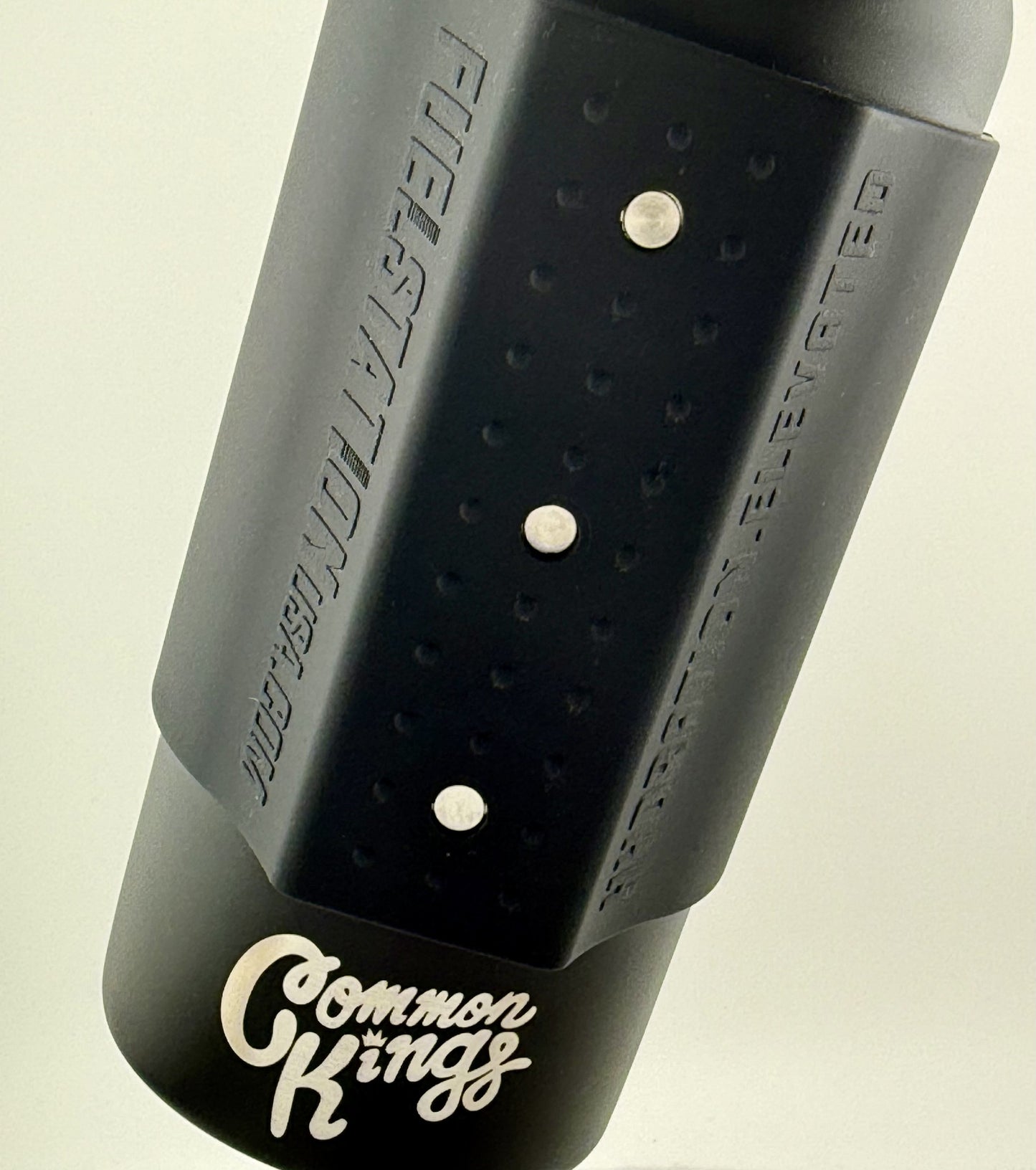 COMMON KINGS Special Edition Magnetic Bottle X Fuelstation Sleeve