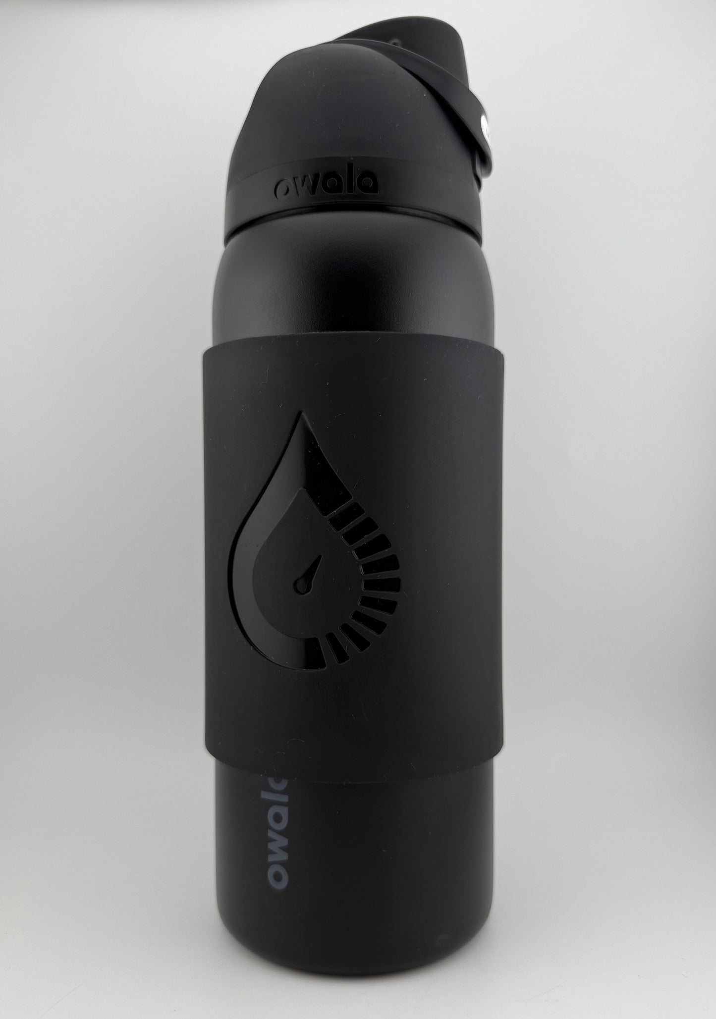 MIDSIZE - Black Magnetic Sleeve (FITS the slimmer bottles) FITMENT = YETI 26oz / Owala 32oz / Stanley 30oz Tumbler