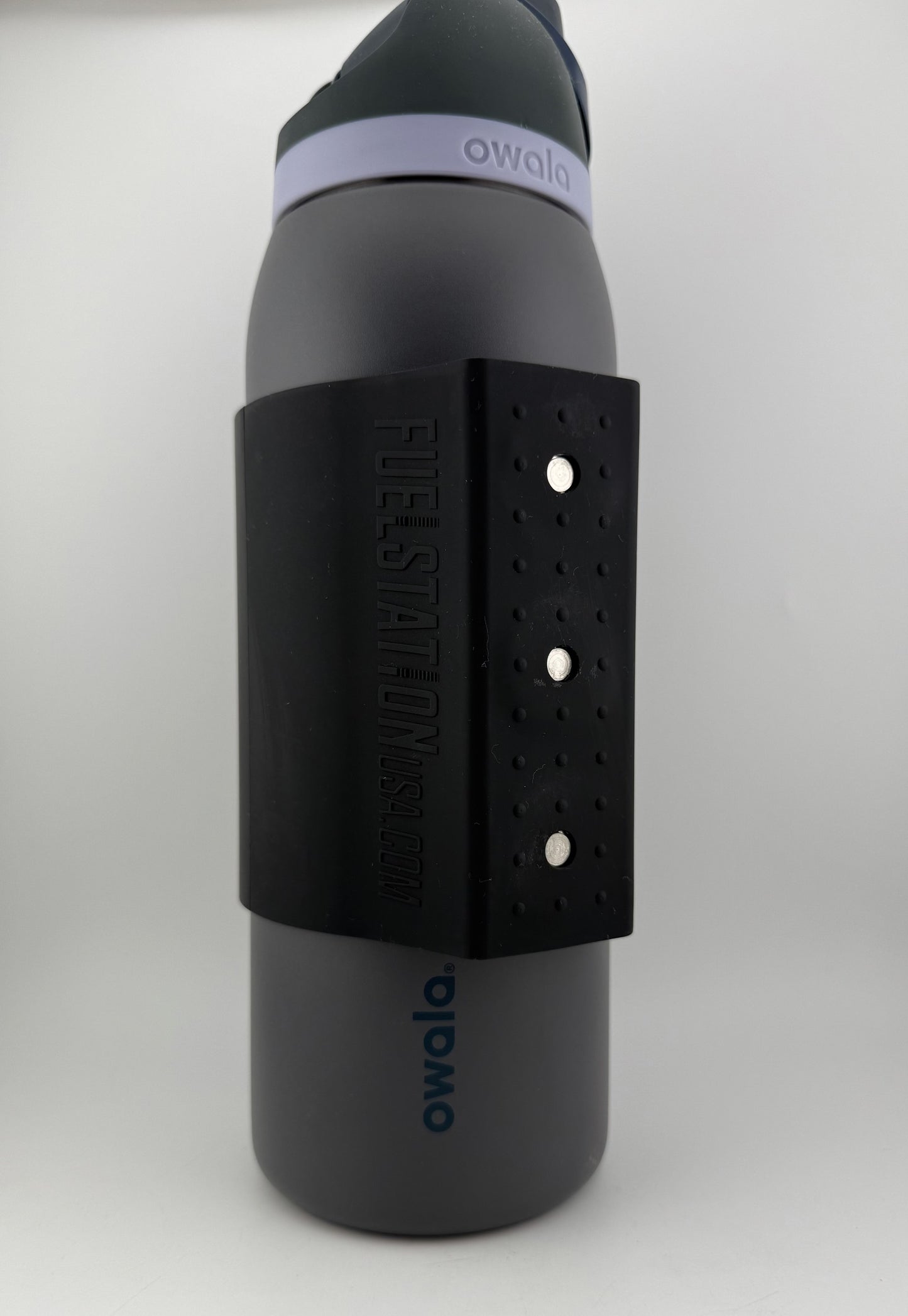 MIDSIZE - Black Magnetic Sleeve (FITS the slimmer bottles) FITMENT = YETI 26oz / Owala 32oz / Stanley 30oz Tumbler