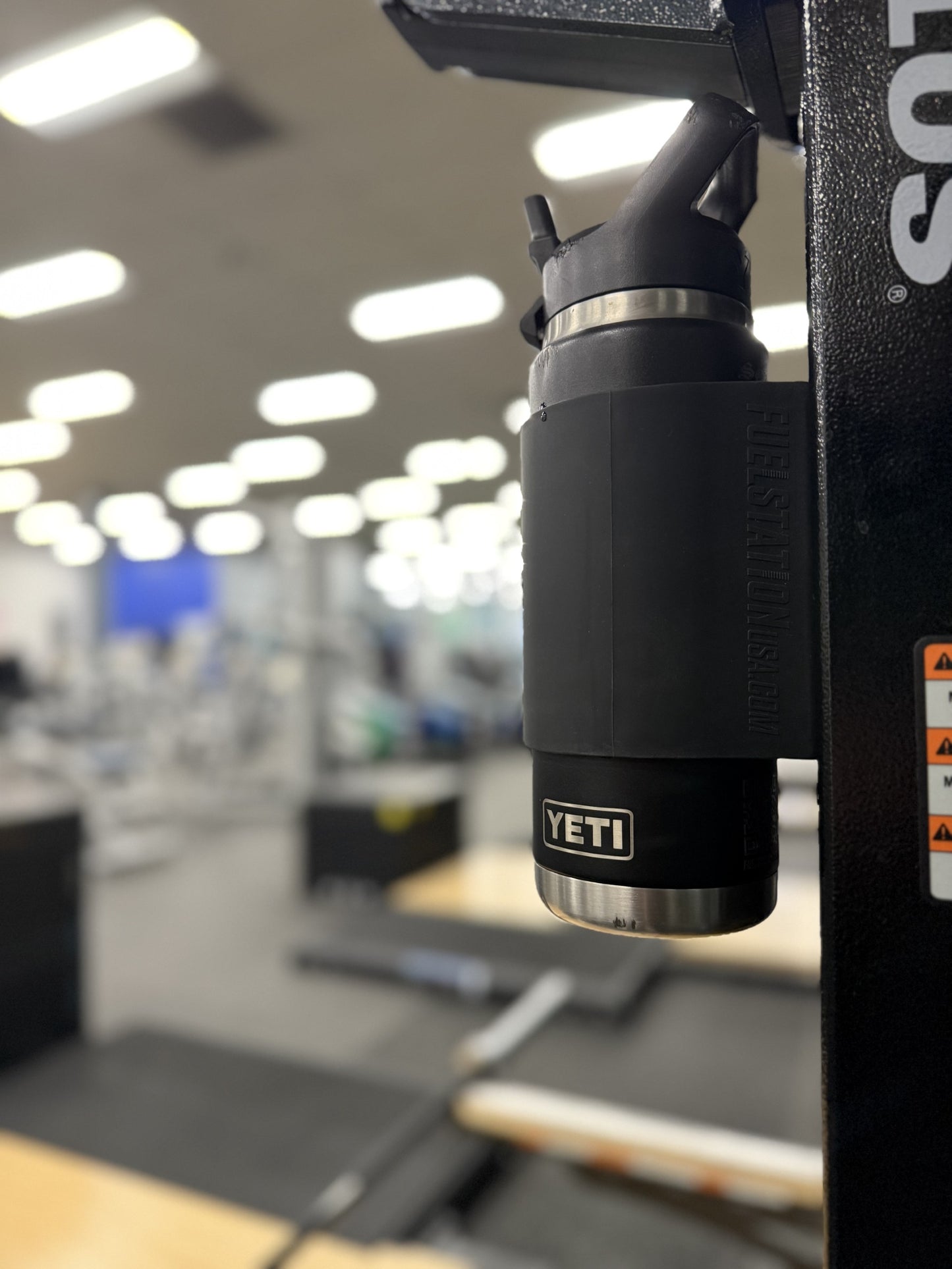 MIDSIZE - Black Magnetic Sleeve (FITS the slimmer bottles) FITMENT = YETI 26oz / Owala 32oz / Stanley 30oz Tumbler