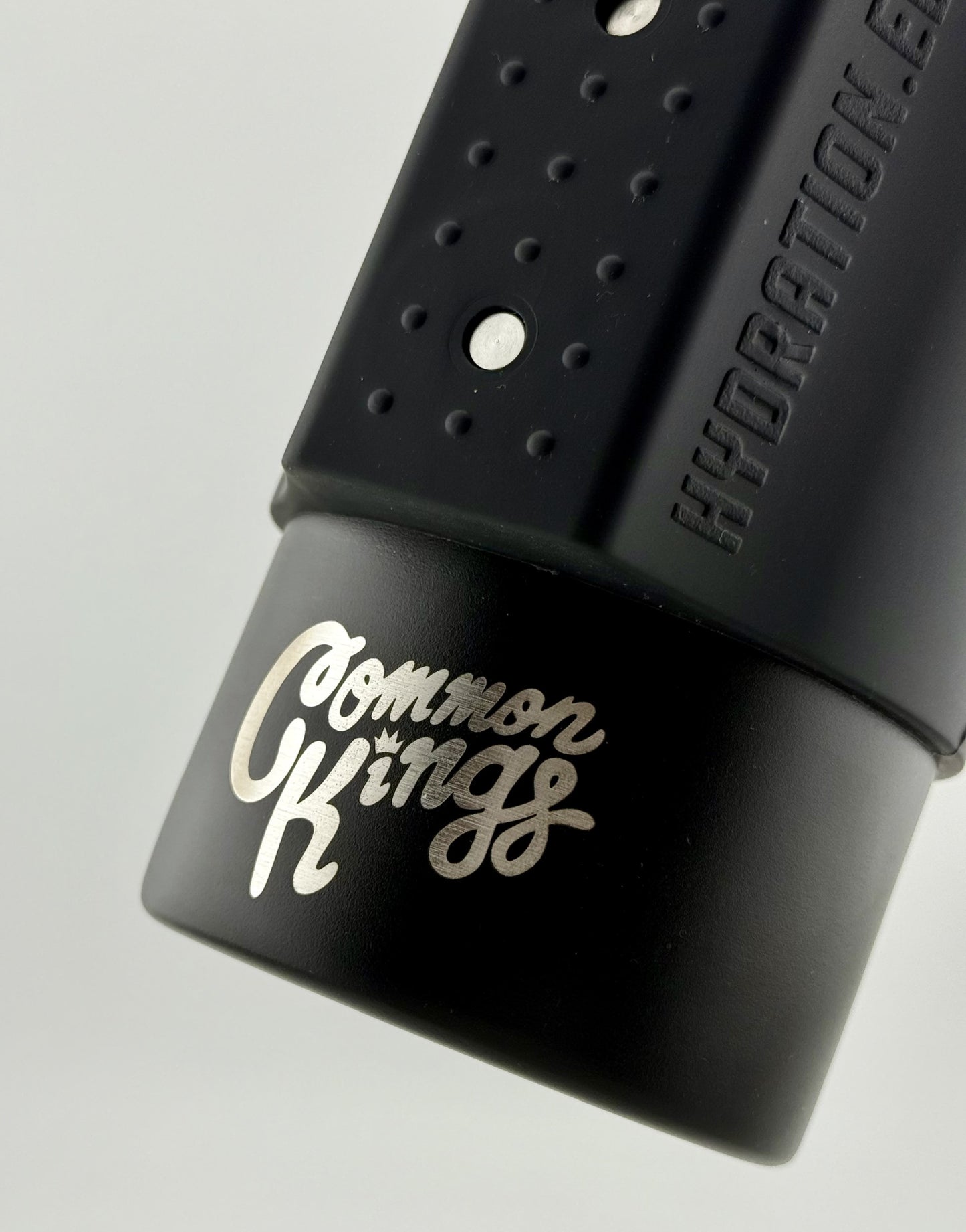 COMMON KINGS Special Edition Magnetic Bottle X Fuelstation Sleeve